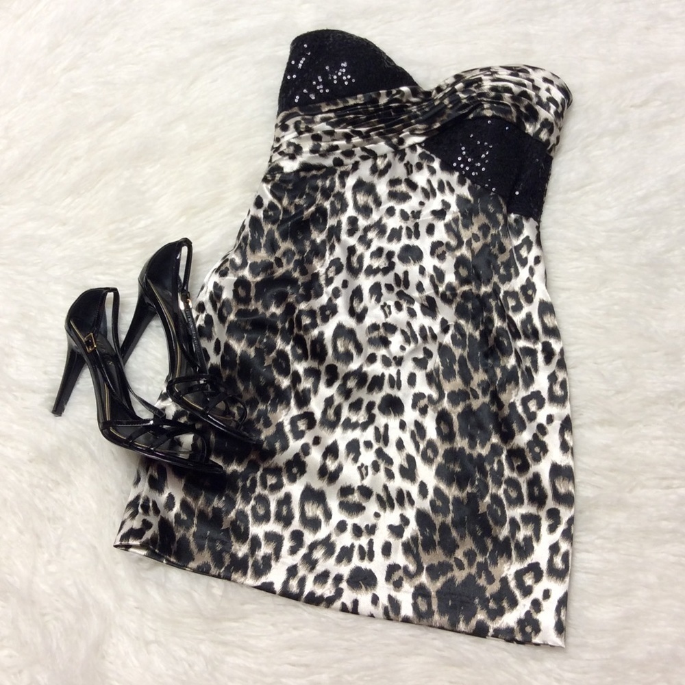 HAILEY LOGAN/ADRIANNA PAPELL LEOPARD PRINT DRESS